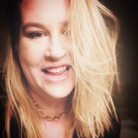 Meet your Posher, Tanya - Picture 1 of 1